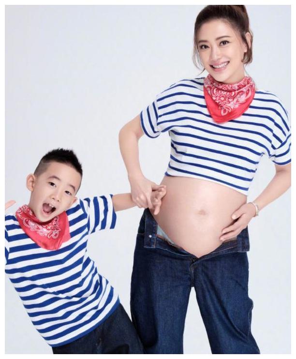 37岁应采儿二胎生子,陈小春遗憾未得女,曝jasper无法适应