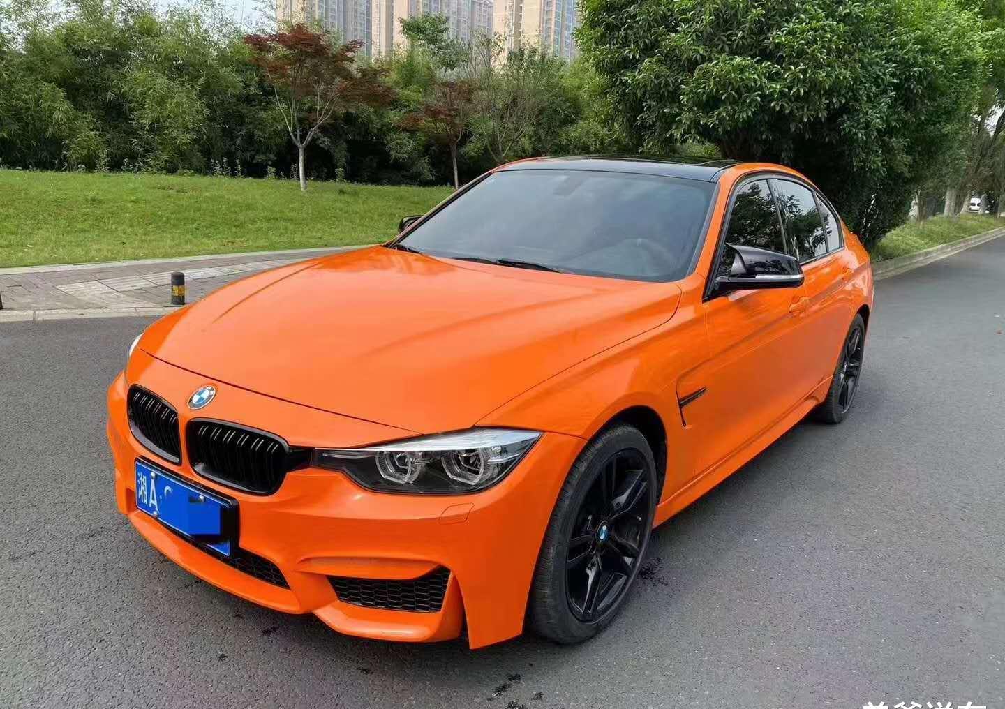捡漏四排气宝马320曜夜版加装m3套件白色改橙色有备案