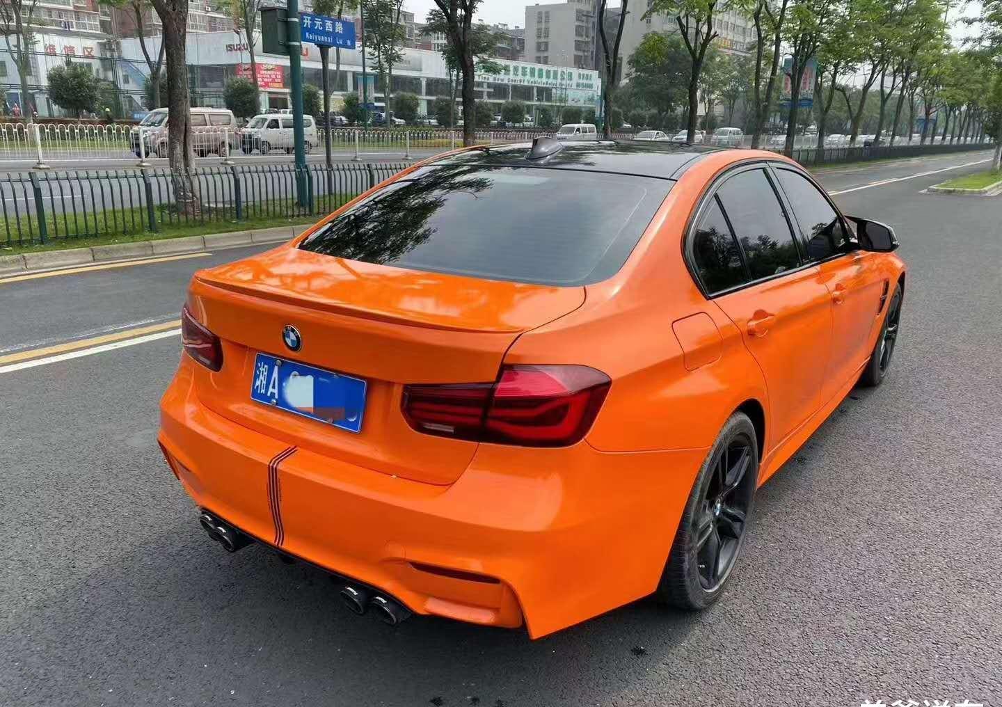 捡漏四排气宝马320曜夜版加装m3套件白色改橙色有备案