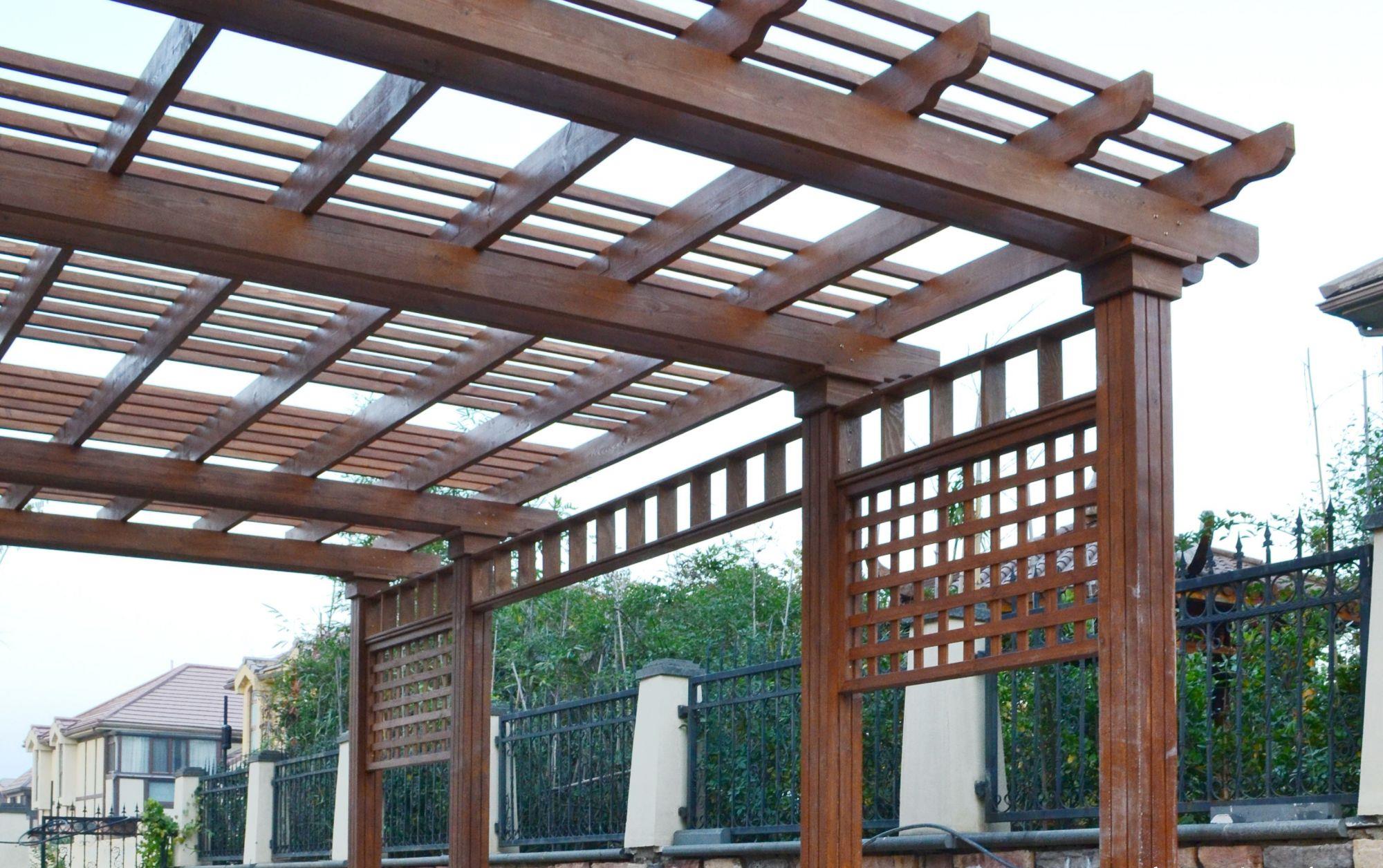 妙哉,用欧式防腐木葡萄架,装扮新中式别墅庭院!