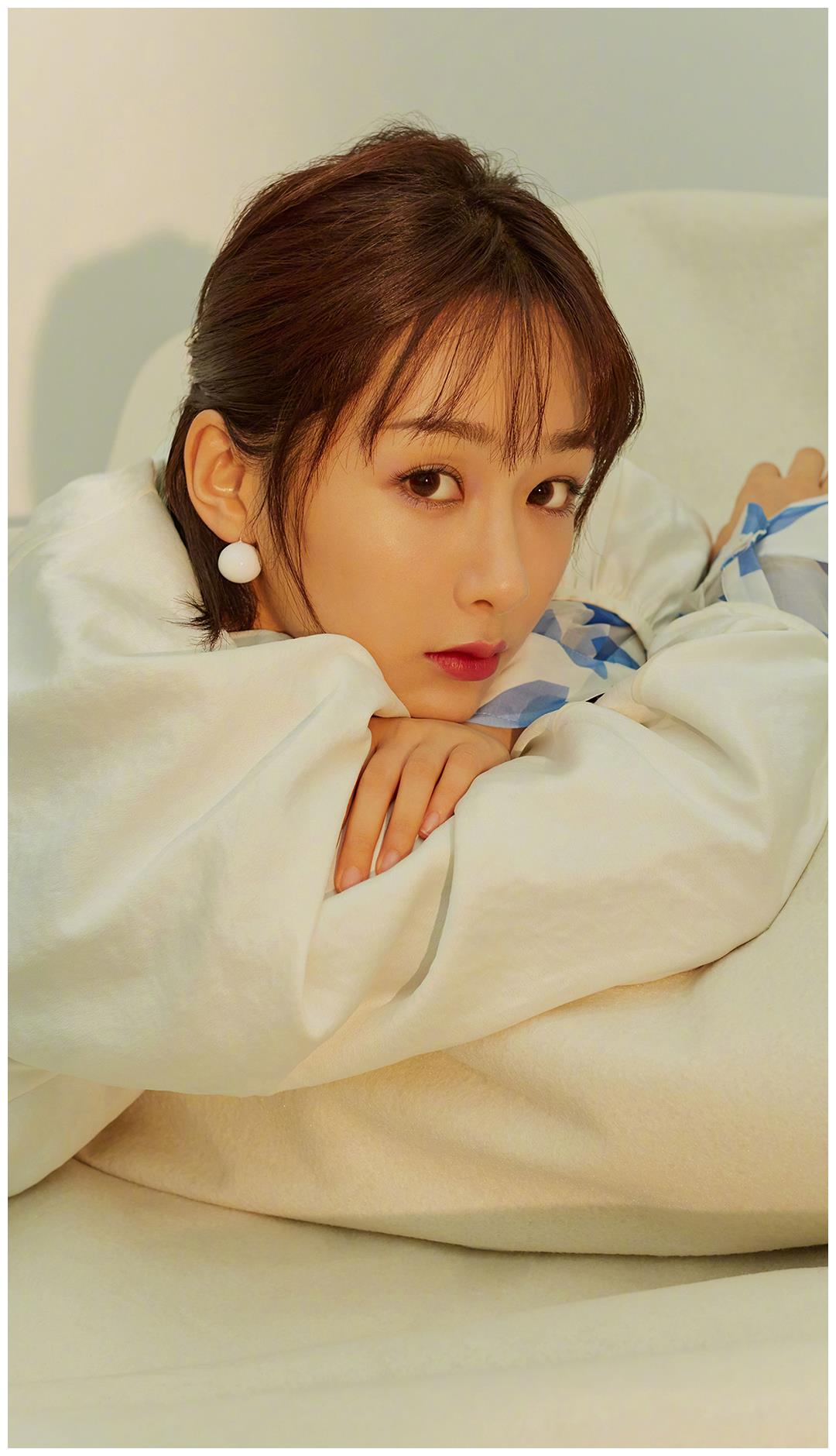 第十八期百度人气女明星排行榜出炉,热巴第三杨紫第二,第一是她