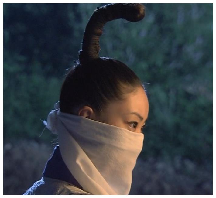 乌勒质是突勒太子贺鲁麾下精锐骑兵驭风者的首领,有快速的刀法和身法