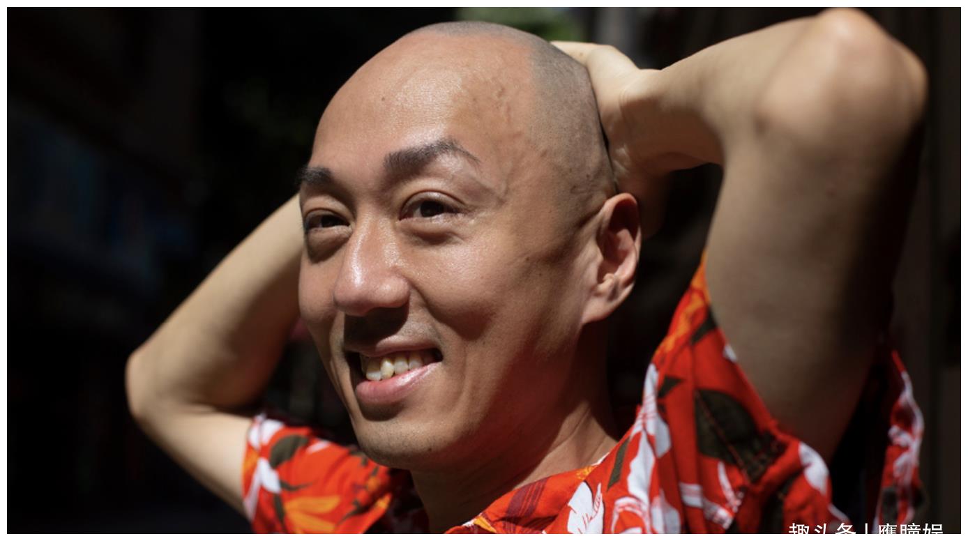 说真的,如果戴耀明努力点,或许还真有捧女神回家的机会哟.