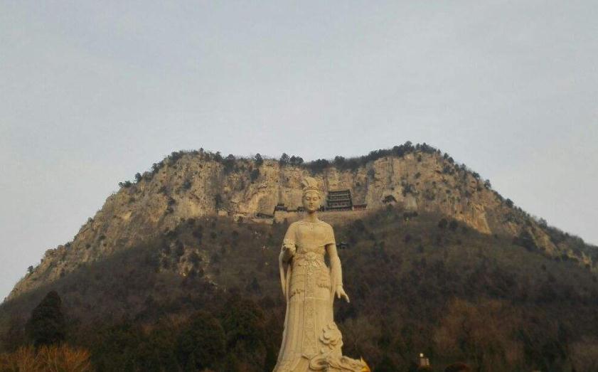祭祖圣地在邯郸涉县的中皇山上有一座娲皇宫,相传,这里就是女娲当初炼