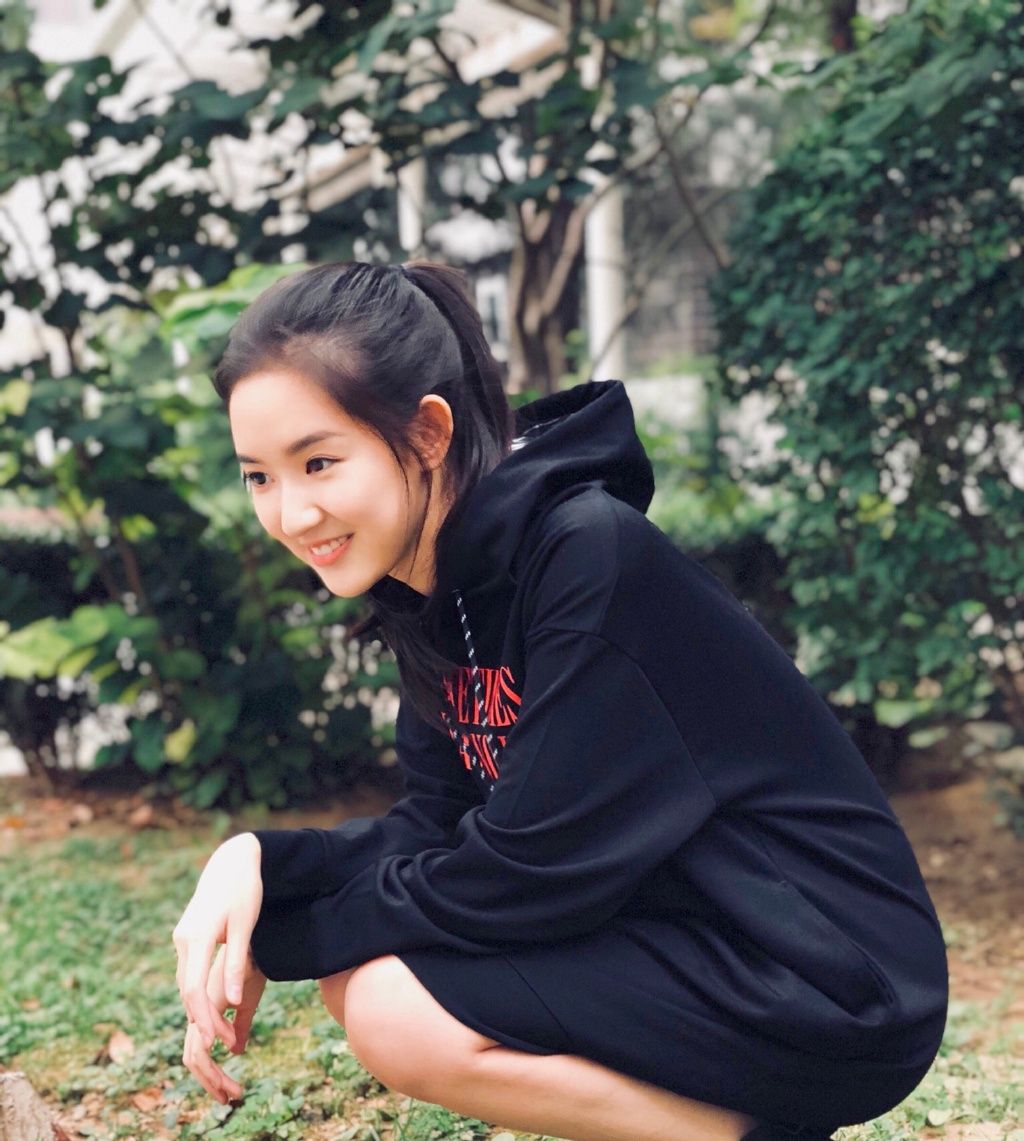 《少年派》邓小琪扮演者王玉雯,这组照片美到极致,女神级别