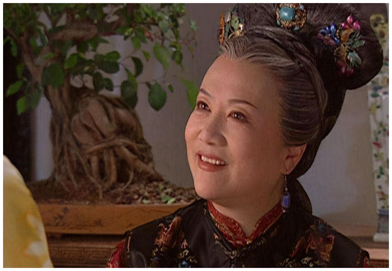 但因为年龄的日益增长,这之后的赵敏芬几乎很少再拍戏,尽管露面,也都