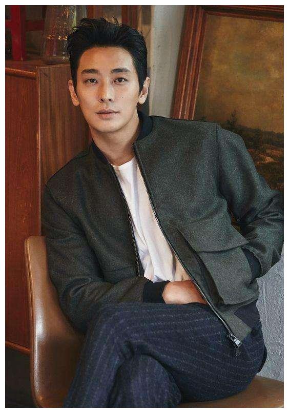 尹宝拉成朱智勋的小师妹,与男友热恋2年分手,朴宰范曾公开示爱