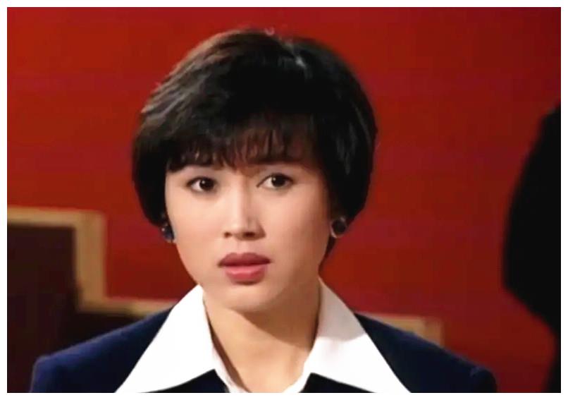 亚视一姐陈秀雯近照脸胖一圈变化大嫌tvb待遇差拒绝再合作