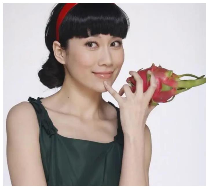 据笔者获悉,徐峥嵘已经在演艺界闯荡了很长一段时间,但她依旧是十八线