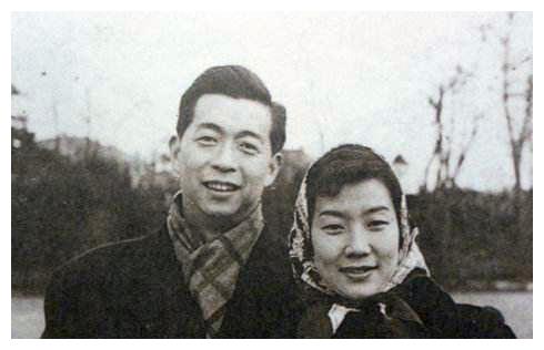 同时与同为演员的乔奇结婚,那时乔奇已进入了上海人民艺术剧院工作.