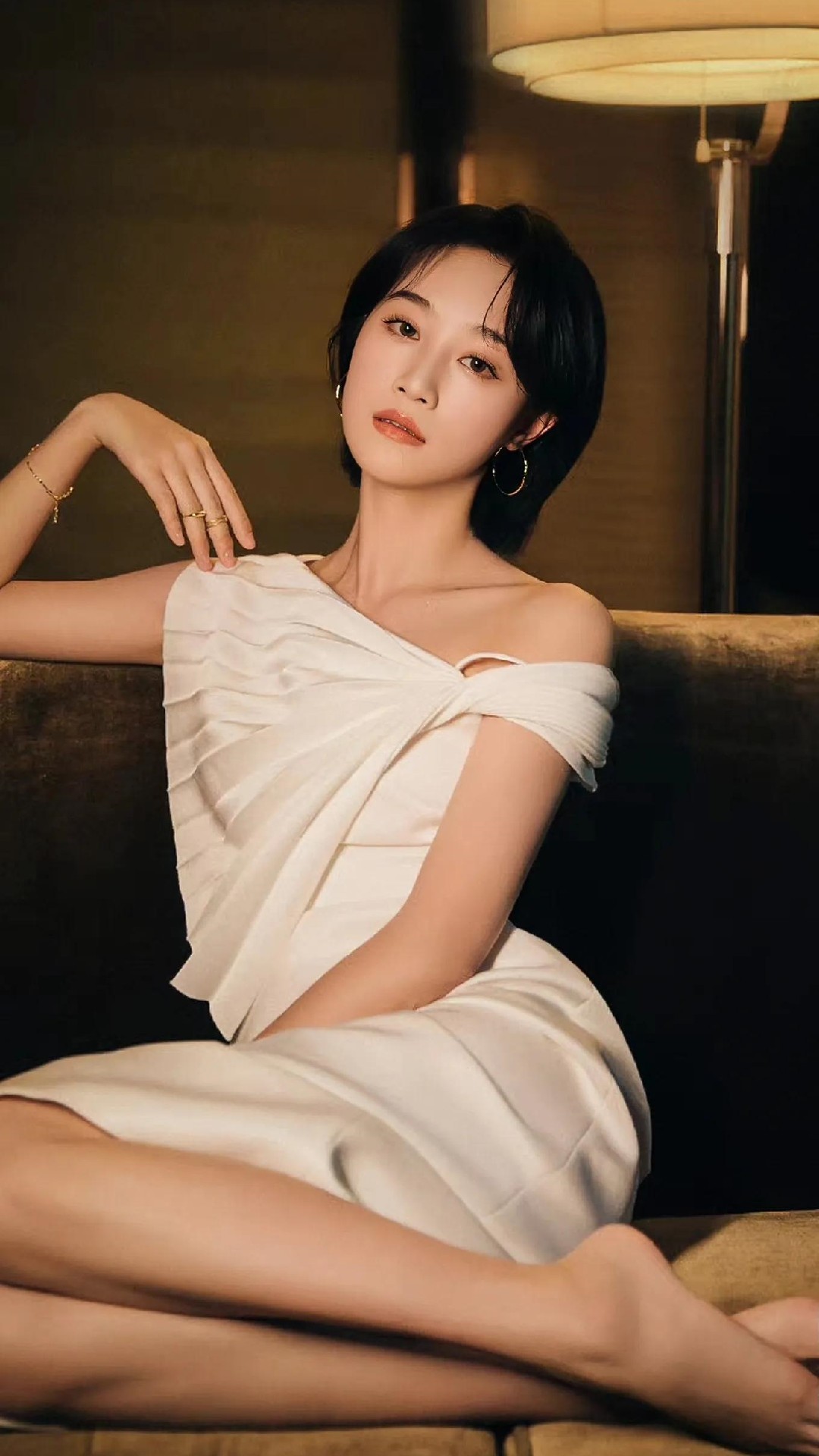 蓝盈莹时尚写真:气质优雅,性感迷人2_高清图集_新浪网