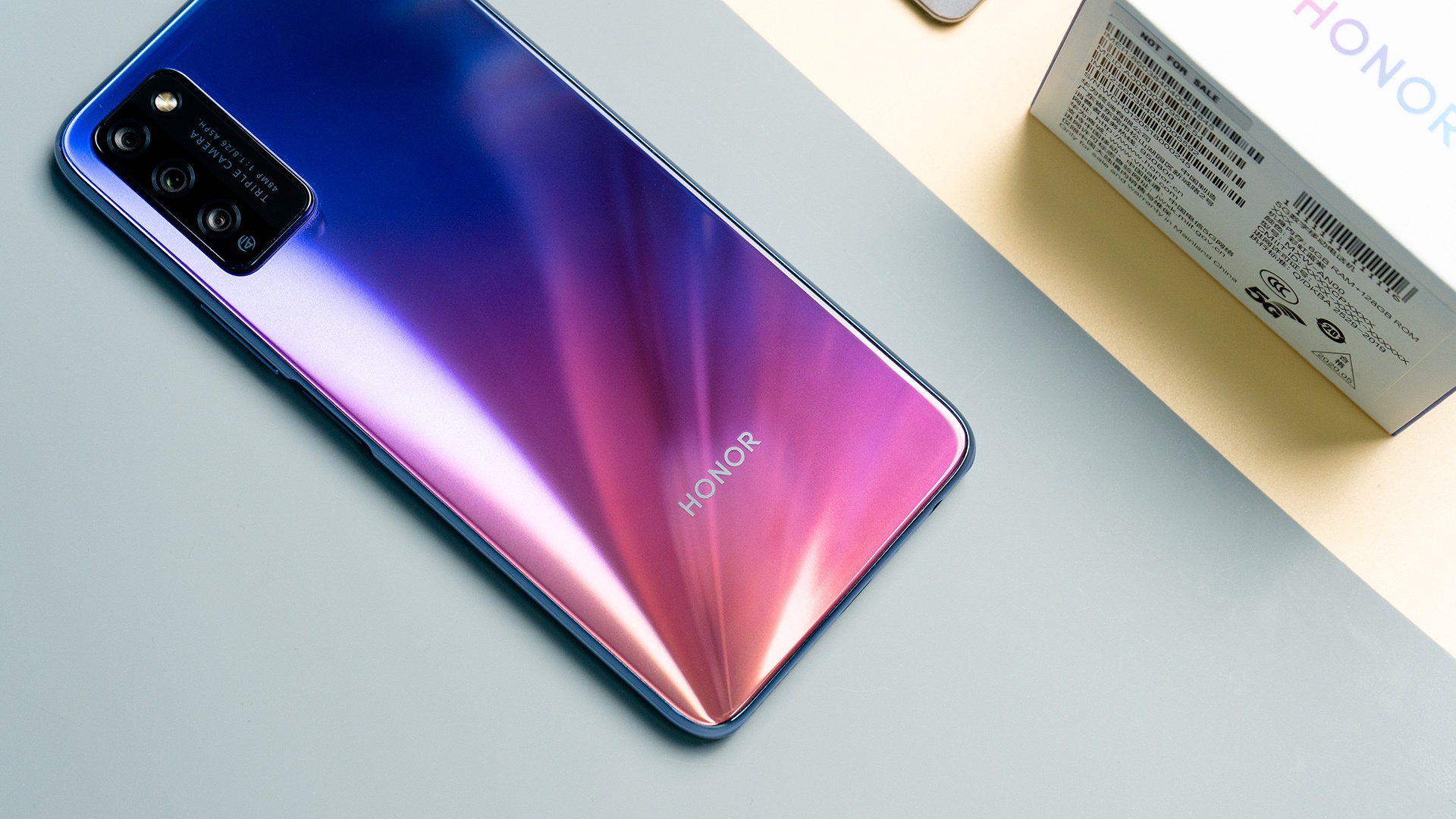 荣耀30青春版图赏:彩虹光背 青春如你