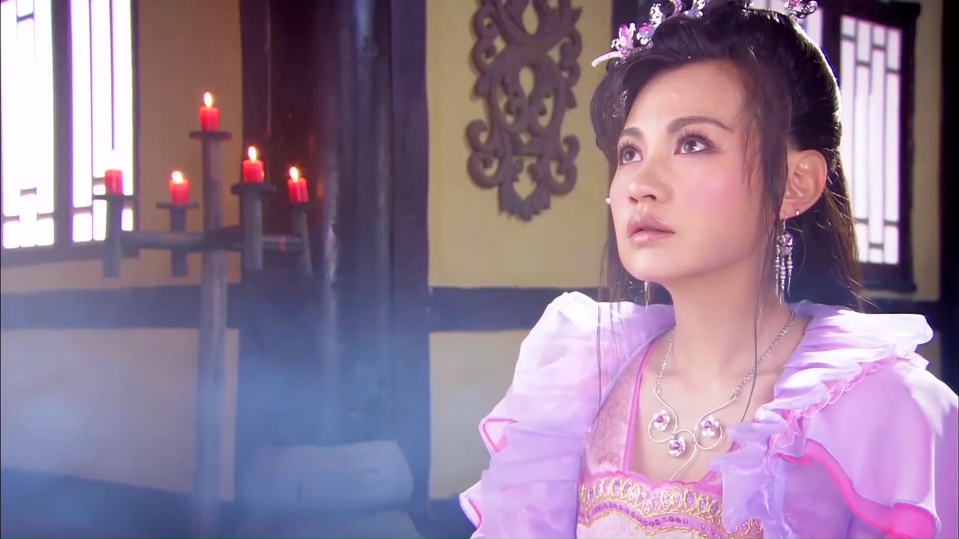 活佛济公:白灵感应到陈亮有事,想出去帮忙却被狐仙阻止