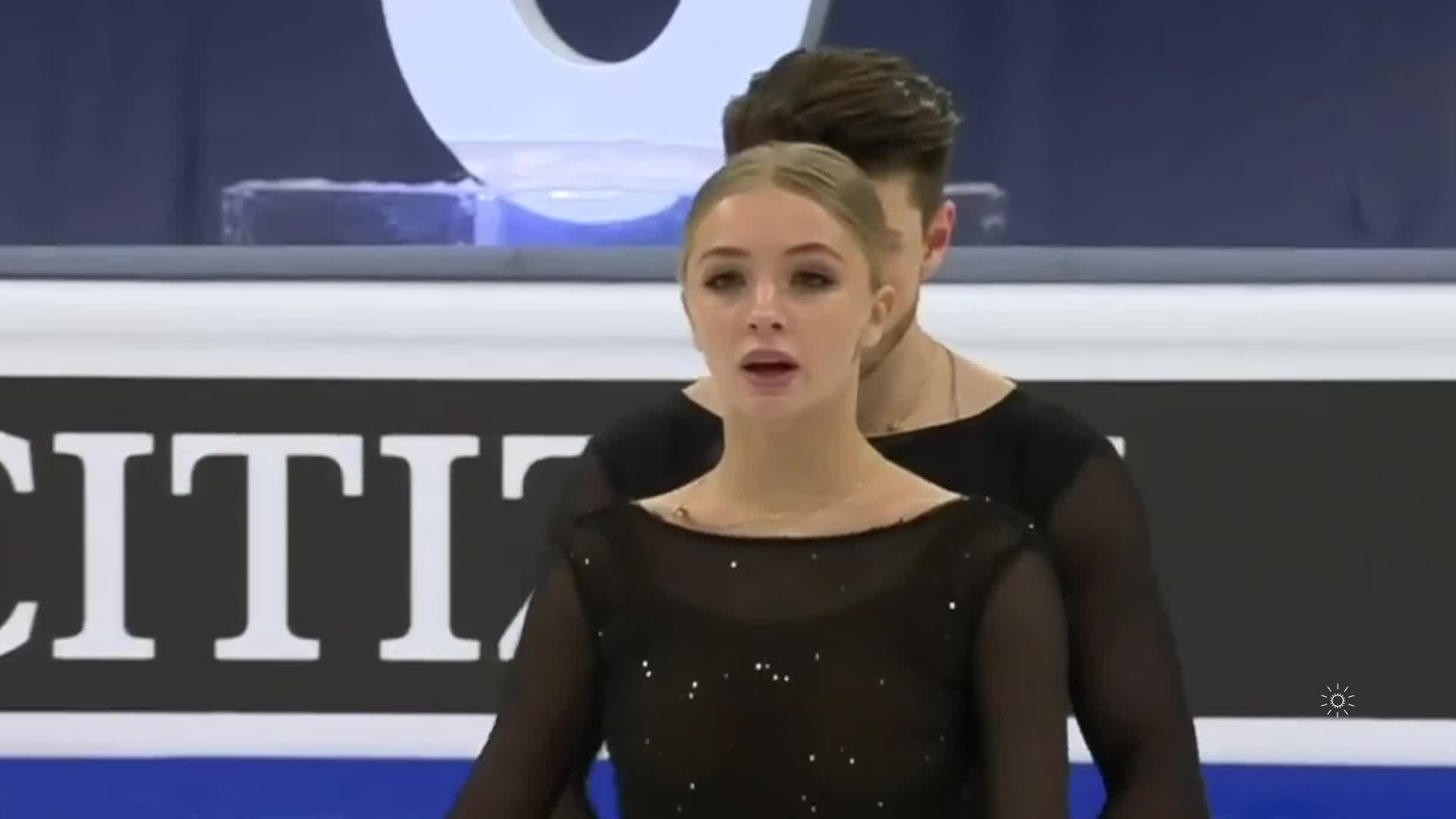 俄罗斯花滑运动员斯捷潘诺娃与伊万布金称赞北京冬奥比赛冰面