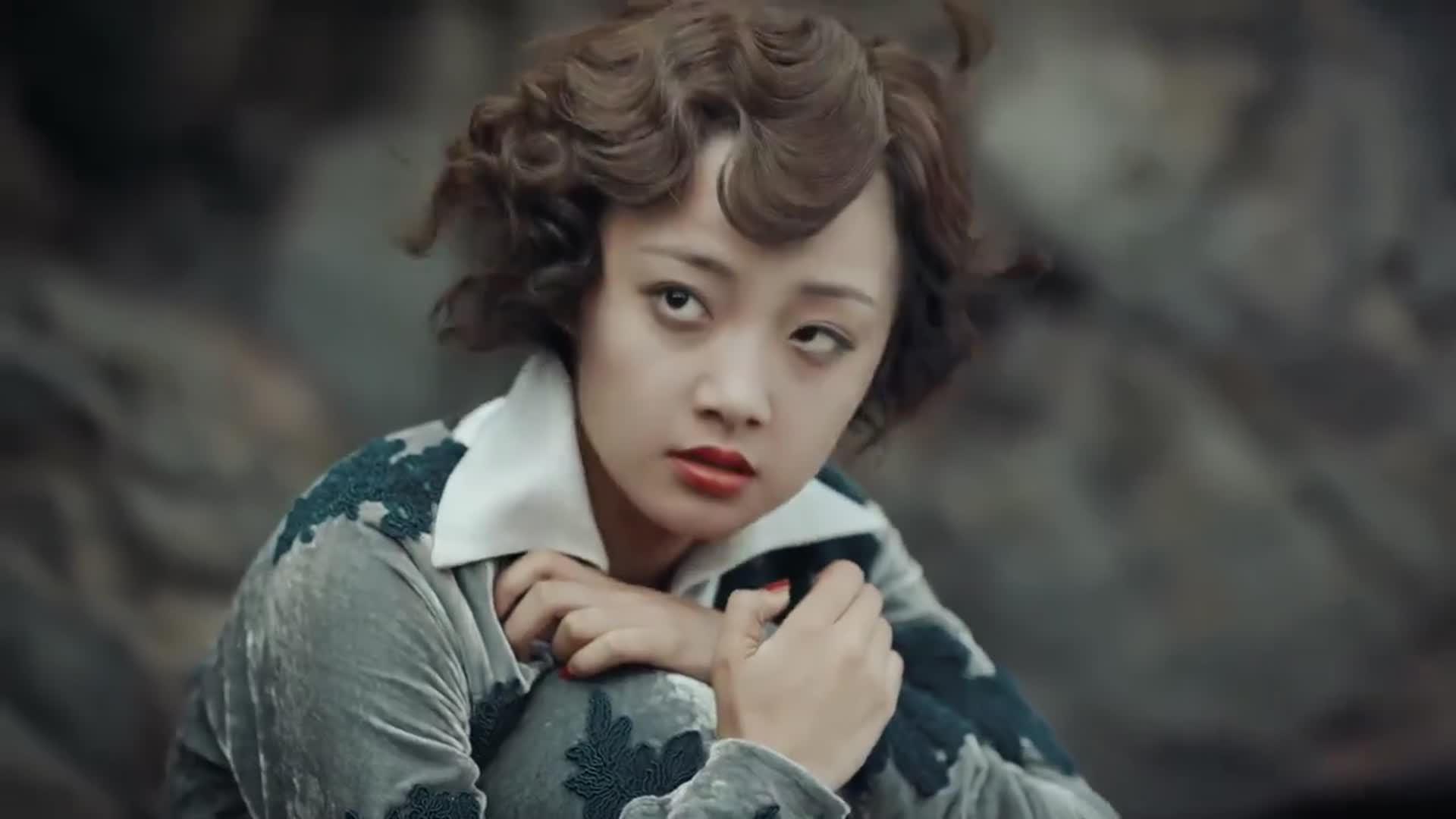 精彩推荐曲曼婷受伤顾燕帧无奈把曲曼婷抱回去俩人互动贼逗