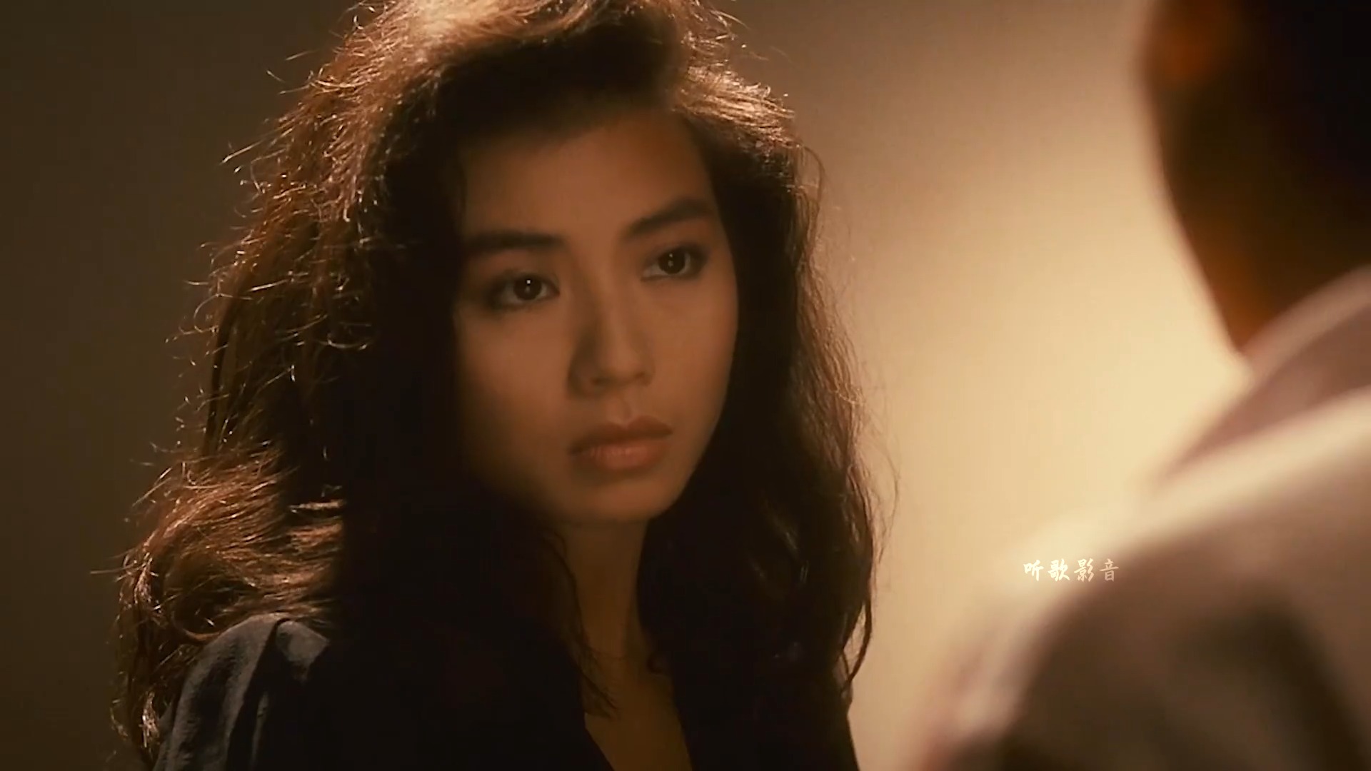 叶倩文这首《曾经心痛》经典好听，旋律响起，满满的回忆