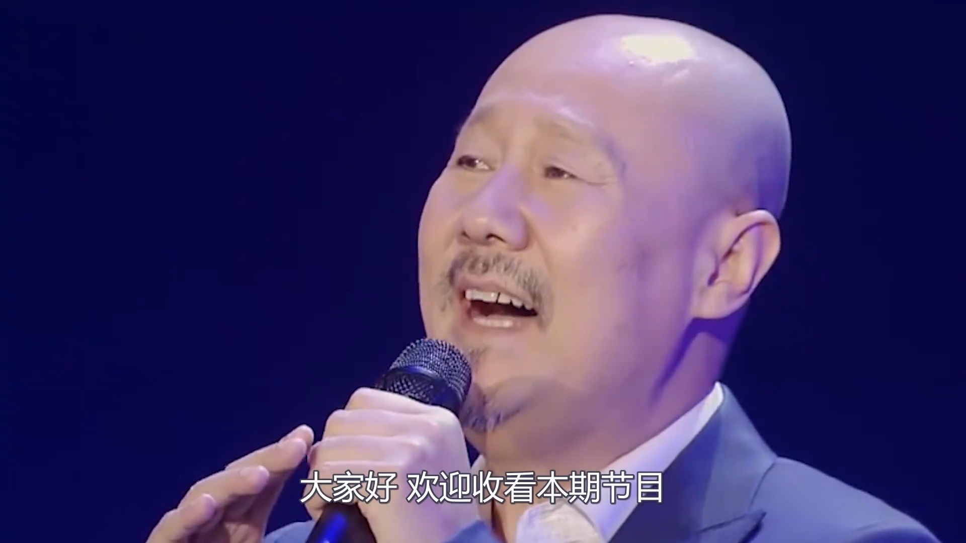 千万别让腾格尔唱情歌！一开嗓铁树都要开花，简直“惊为天人”