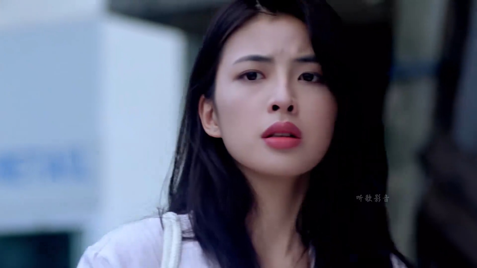 叶倩文这首《情人知己》深情好听，前奏响起，勾起满满的回忆