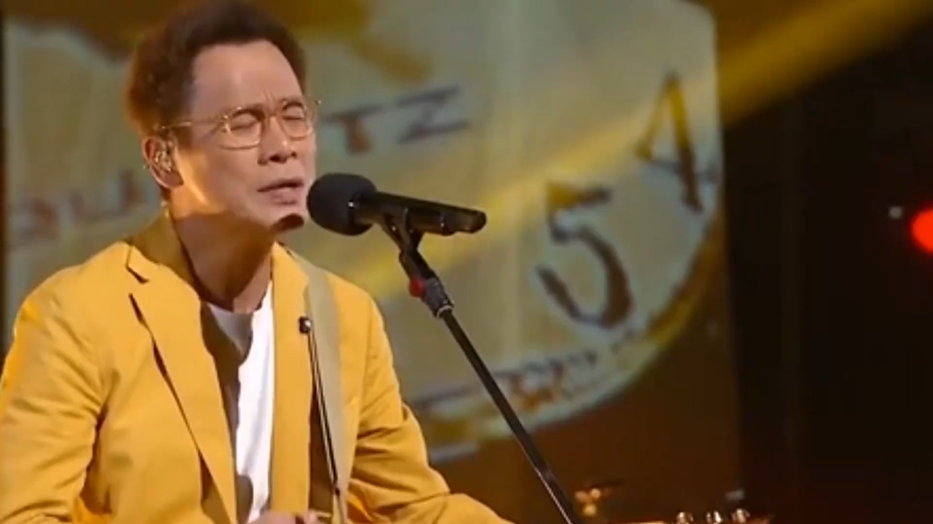 罗大佑现场演唱《你的样子》，一开口太感人，让人忍不住红了眼眶