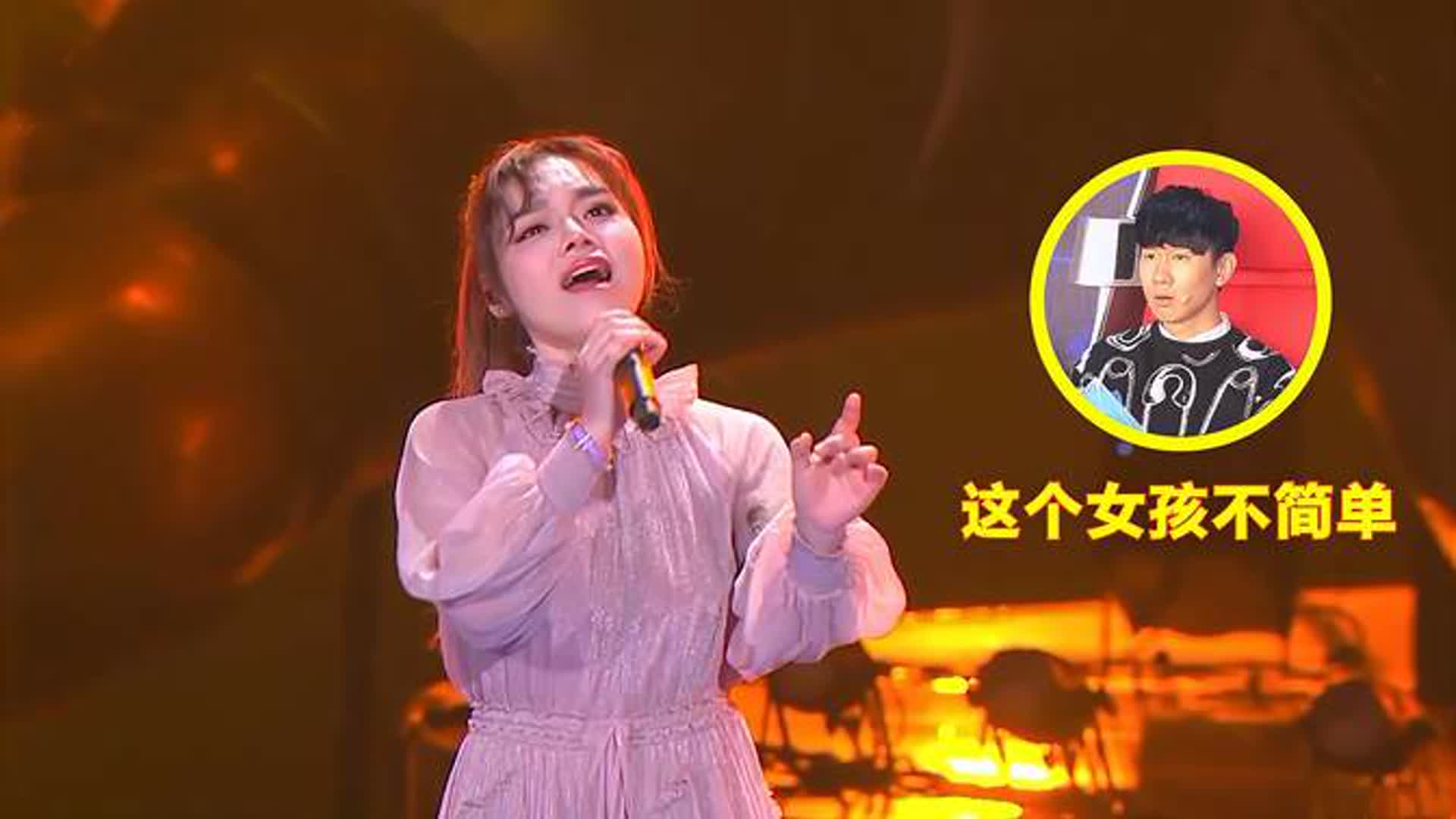 19岁女孩翻唱《左手指月》，林俊杰满脸惊讶，这爆发力让人震撼