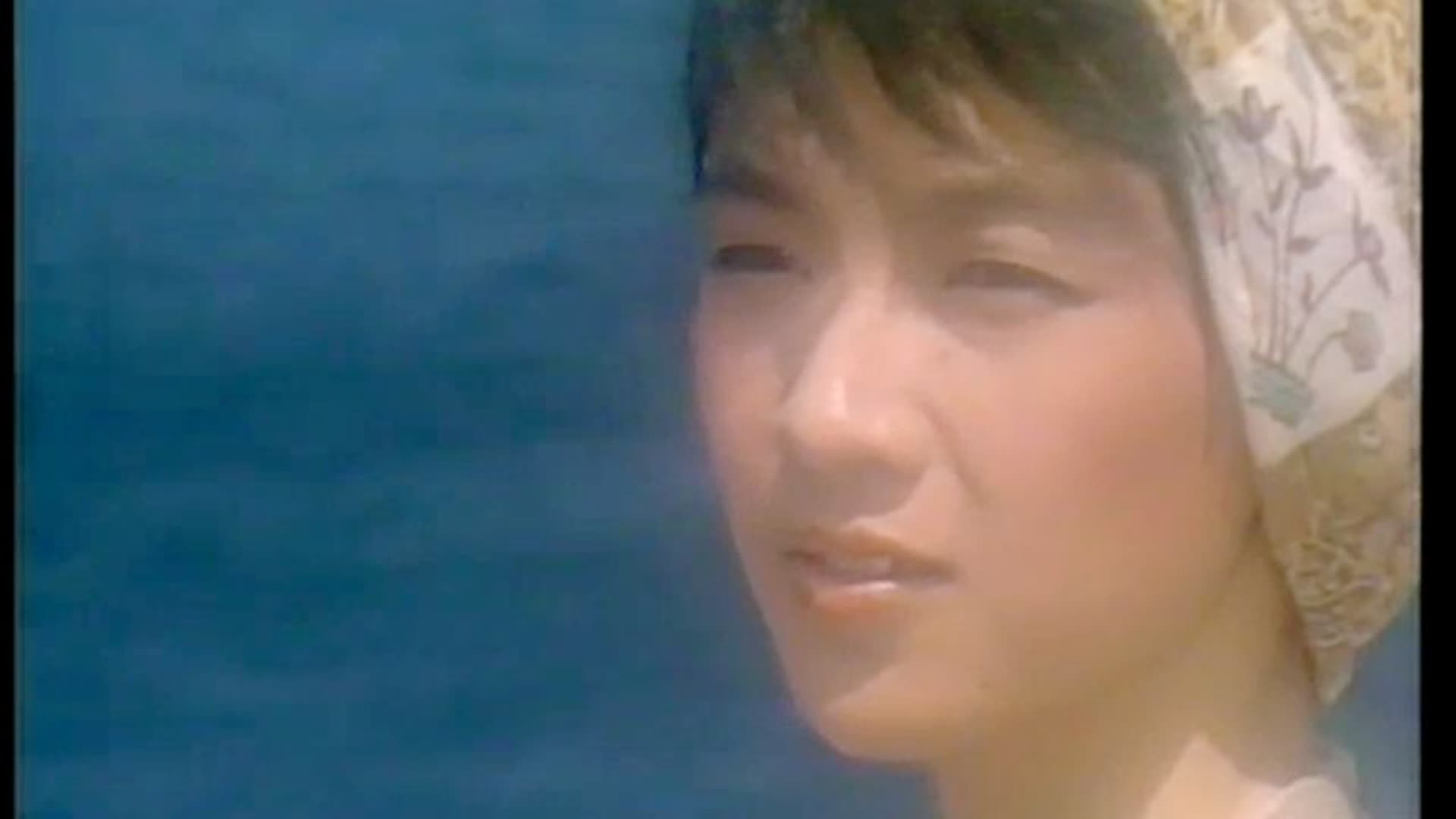 陈慧娴《痴情意外》动听的旋律，甜美声线展现出情感的忧郁美感