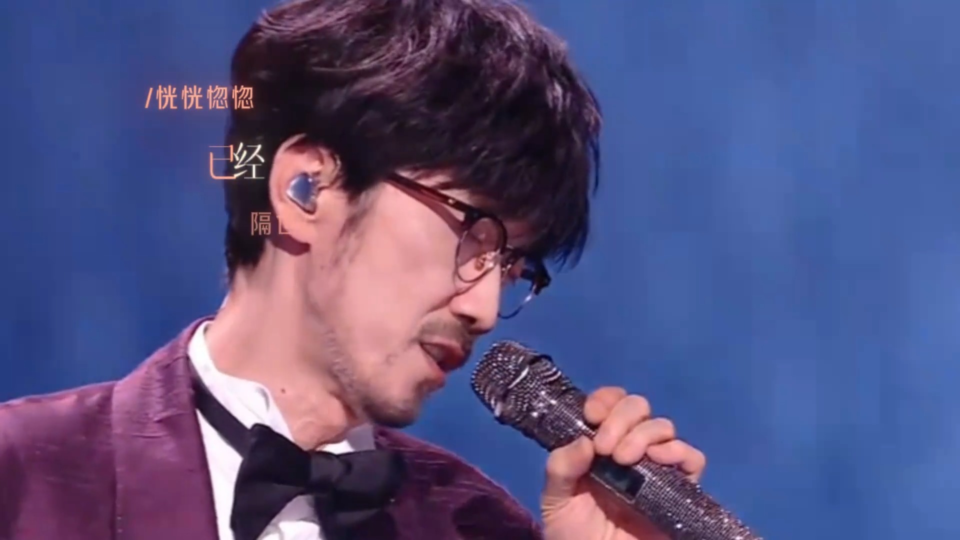 周传雄经典歌曲《青花》深情演绎，韵律十足