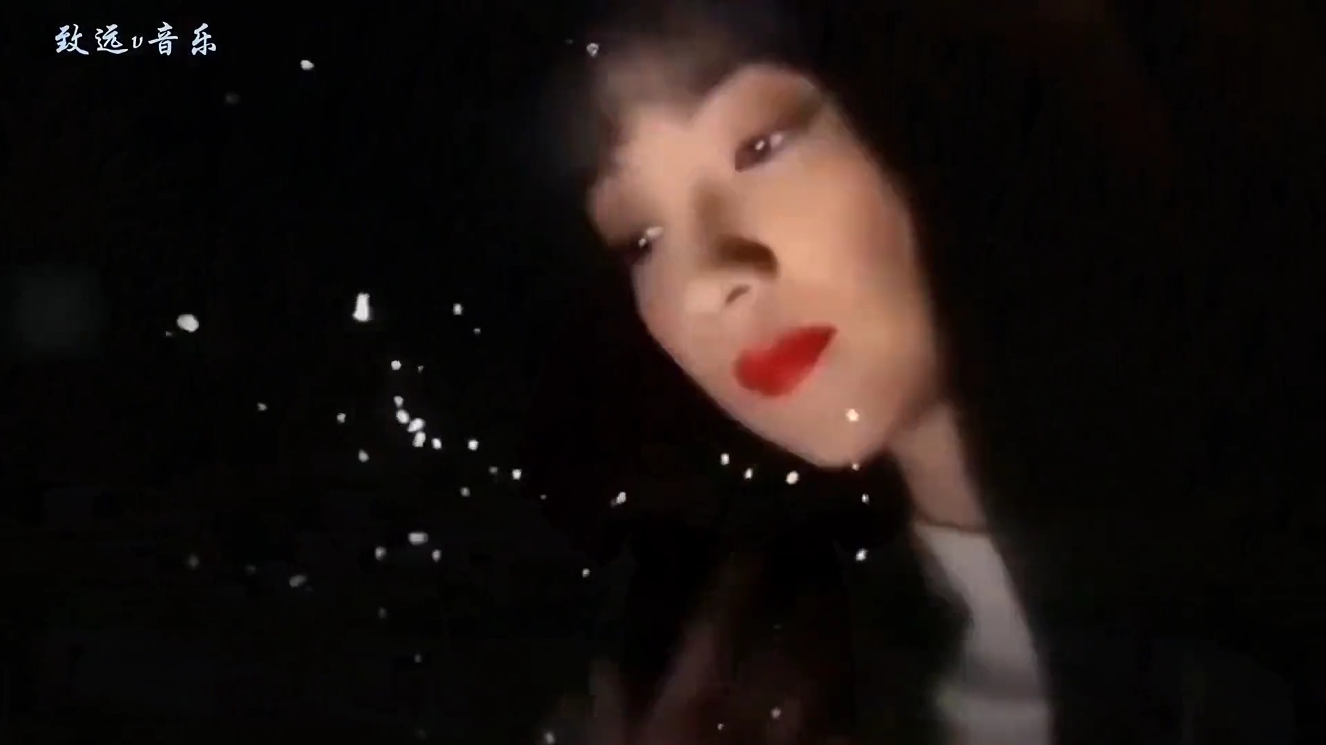 陈慧娴献唱《归来吧》,熟悉旋律里藏着多少未说的思念