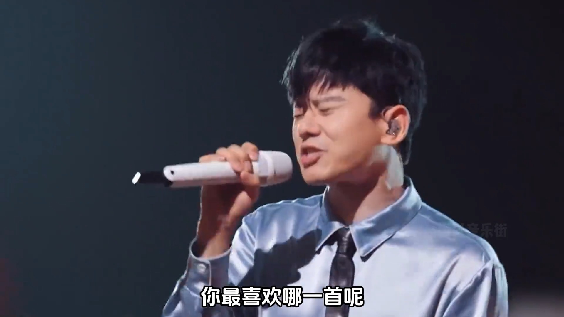 张杰终于对《孤勇者》下手了，一开口杀疯全网，网友：耳朵怀孕了