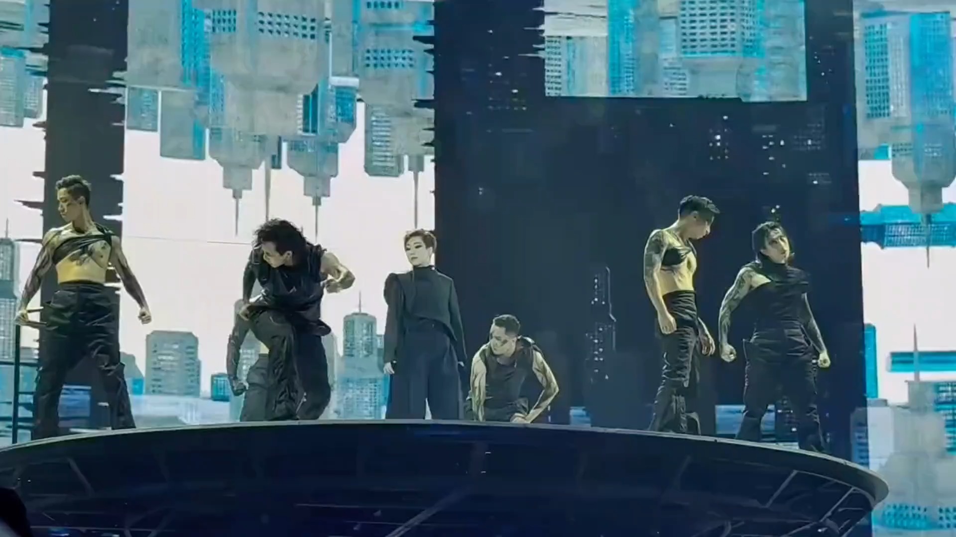 开口即巅峰！59岁林忆莲～倾斜，实力不允许低调，唱功依然真系劲