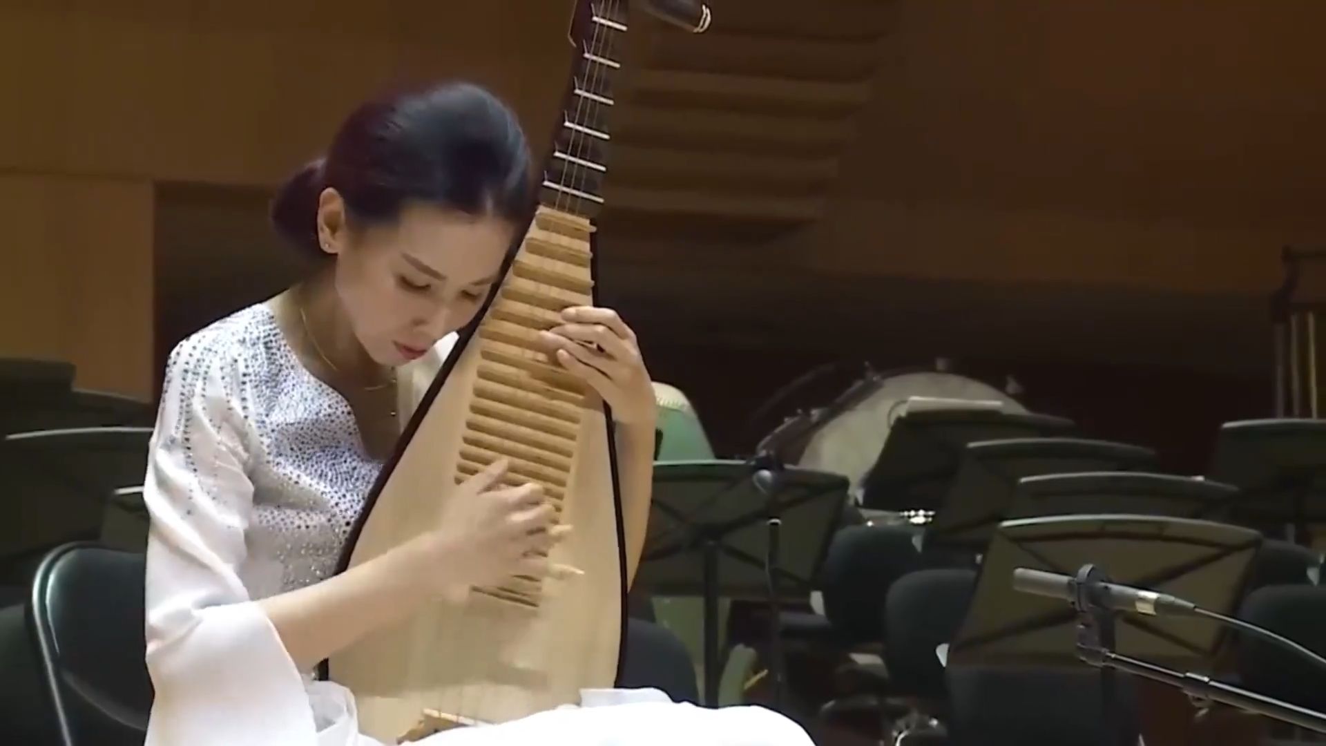 纯音乐《渴望》温润家喻户晓旋律，平缓乐音道尽半生人间沧桑