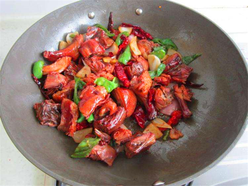 沙县朋友送我板鸭,我把它做成两道菜,一半清蒸,一半爆炒