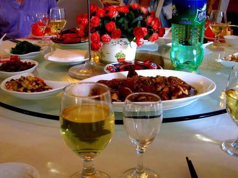 事,特别是疫情当下,可以说随时随地都在触及一些一发而动全身的大场面