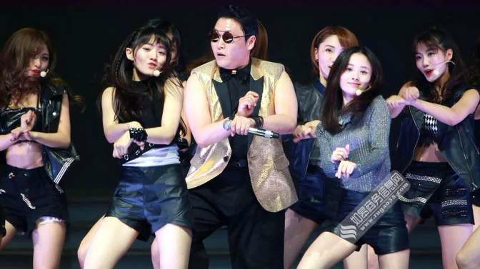 鸟叔最强现场！翻唱大张伟的《倍儿爽》太嗨了，鞠婧祎都给伴舞