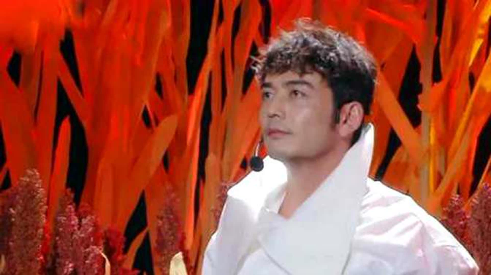 杨烁太有魅力了！跨界演唱经典《九儿》，独特烟嗓一出惊艳全场