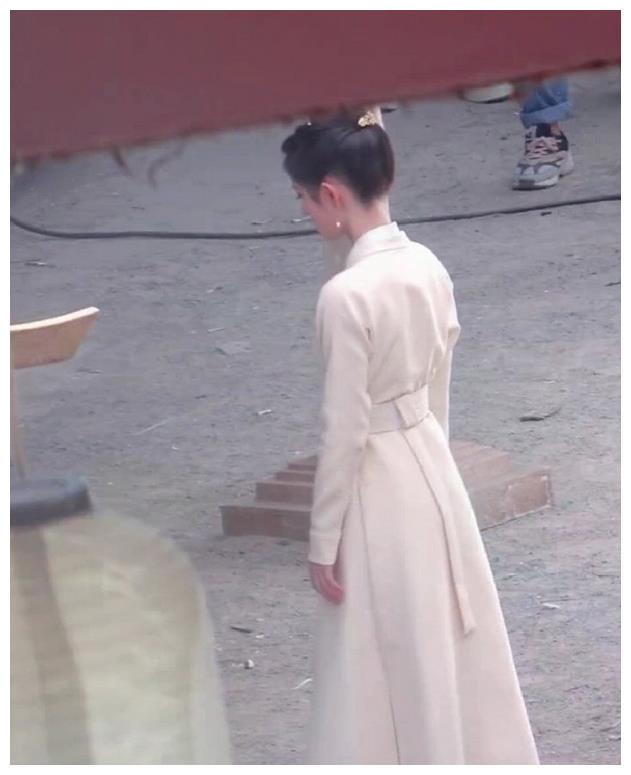 鞠婧祎慕南枝路透来袭看清她的腰身比身高不止159吧