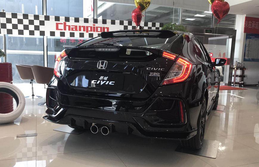 实拍黑武士两厢思域浅谈这个价格到底贵不贵