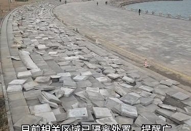 极端风浪后的大连雕塑公园内一片狼藉！维修方案正在审批中