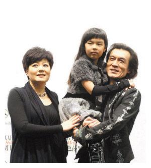 51岁哈文传来喜讯(49岁哈文晒合照庆生)