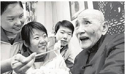 他靠蹬三轮15年捐35万，89岁捐500元：我干不动了，这是最后一笔休闲区蓝鸢梦想 - Www.slyday.coM