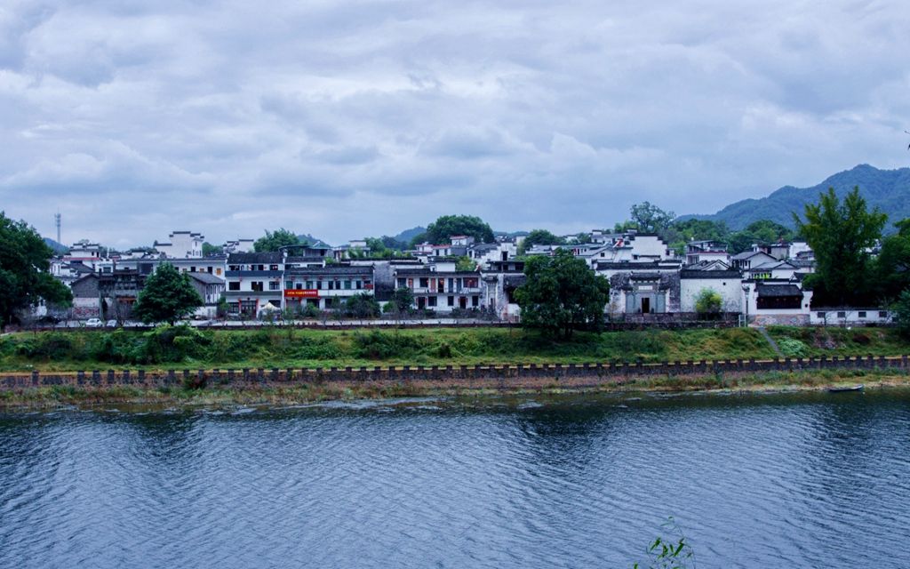 安徽歙县雄村距今有800多年历史的文化古村落低音号旅游