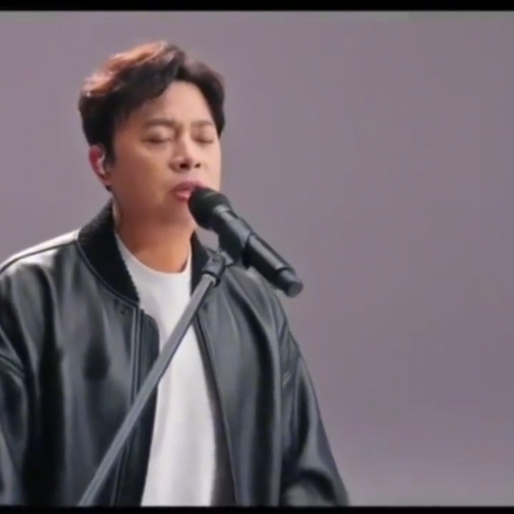 金润吉《活着》有人出生即荣华，更多人却要拼尽全力，只为活着