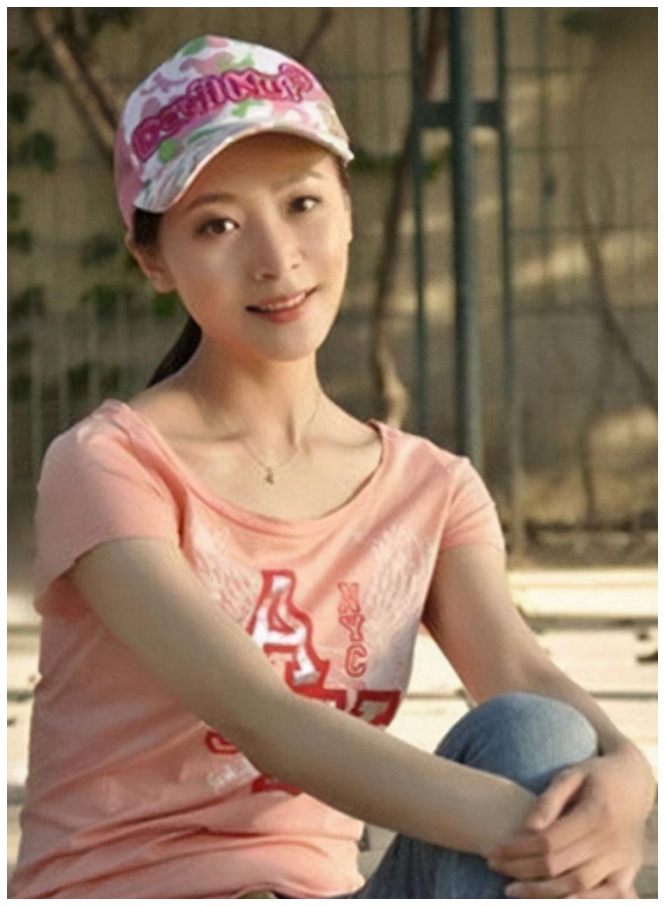 6年前,她不顾家人反对嫁给出狱不久的黄海波,如今过得怎么样?