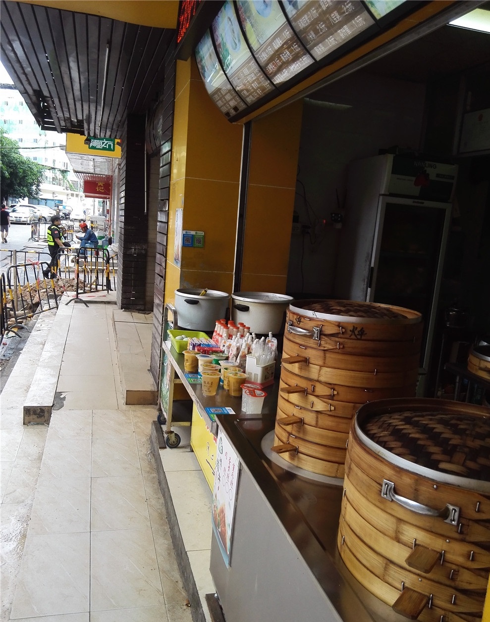深圳打工仔:早餐都消费不起,鸡蛋大的包子都要1.5元一个