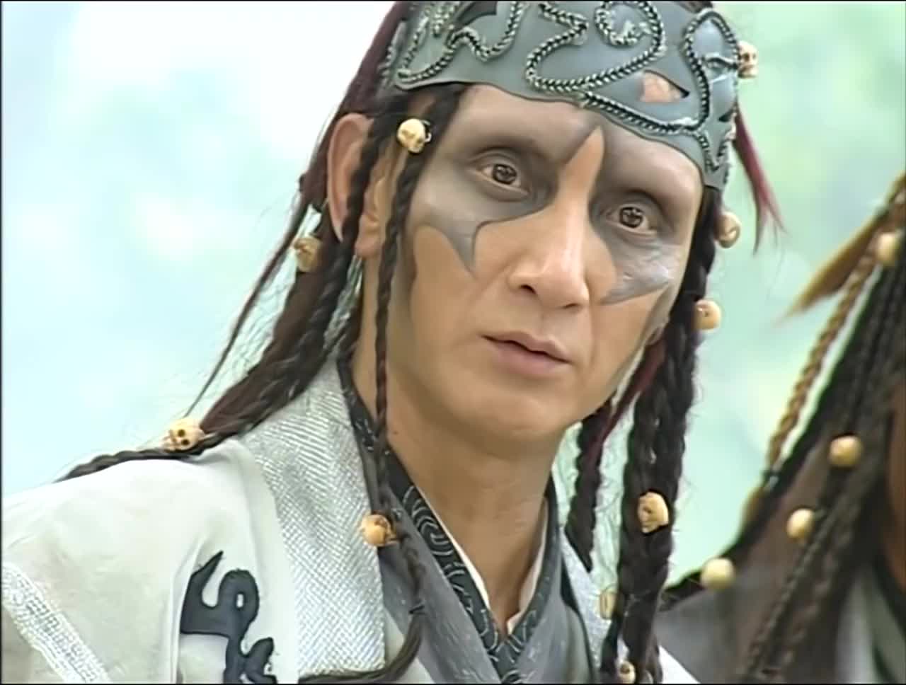 玄冥二老对战周芷若,结果被张无忌偷袭,玄冥二老麻烦大了