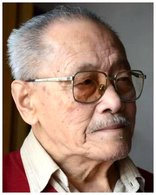 如今,92岁的国家一级演员方辉虽然早已离开银幕,进入鲐背之年,但老