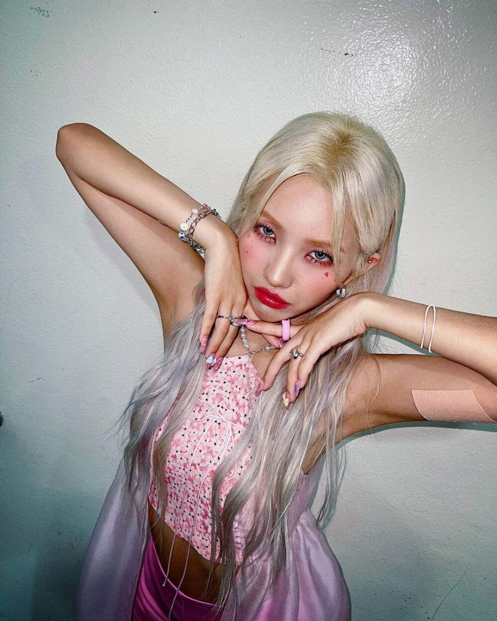 gidle田小娟发文道歉组合回归受阻成为导师的田小娟玩脱了