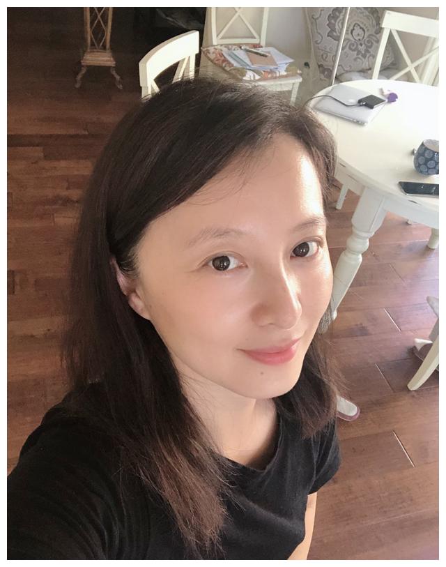 女儿继承高颜值|徐露|白发|姜凯阳_新浪新闻
