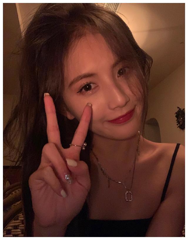 巨额分手费甜仇发文回应称与王思聪一起为真爱不掺杂其他任何