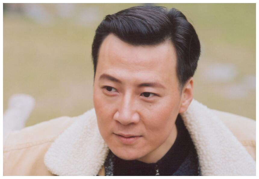 追过正午阳光出品的电视剧的观众,肯定对冯晖并不陌生,他是正午的御用