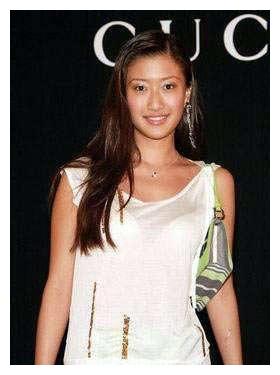 她是洪金宝前妻,离婚后再未嫁,4个孩子都有出息|洪金宝|曹恩玉|前妻